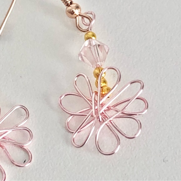 New Wrapped Wire Daisy Flower Dangling Earrings Glass Crystal Rose Gold Coloured - Picture 2 of 8
